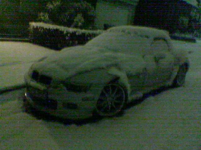 6:30Uhr in Velbert. knapp 6cm Neuschnee