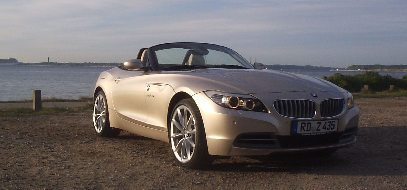 alois_buecker_elena_buecker_bmw_z4_s-drive_35i_3_6_12-02