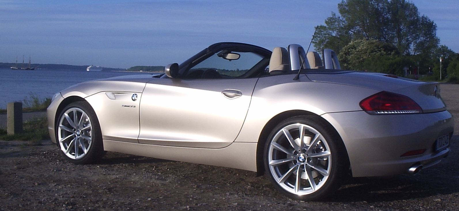 alois_buecker_elena_buecker_bmw_z4_s-drive_35i_3_6_12-07