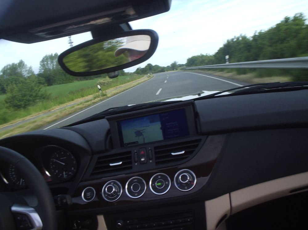 alois_buecker_elena_buecker_bmw_z4_s-drive_35i_3_6_12-09