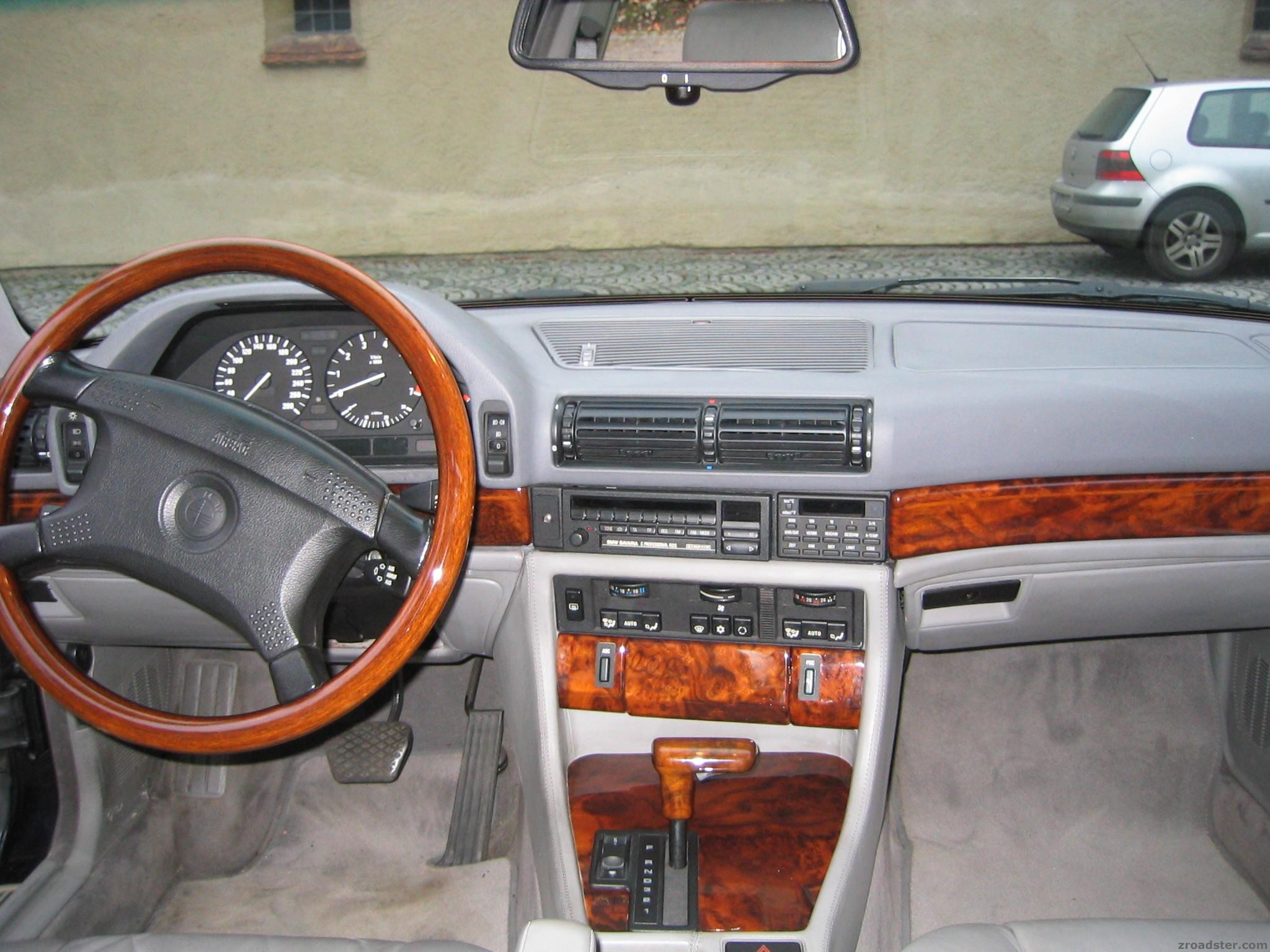 BMW 750iA E32