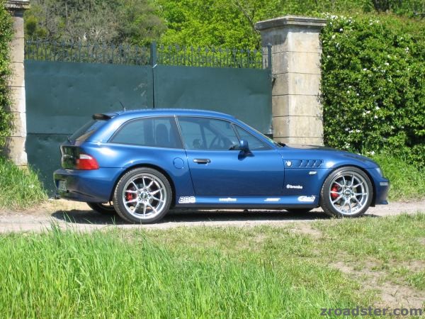 BMW Z 3 Coupe 3.0 ( Topas-blau ) .