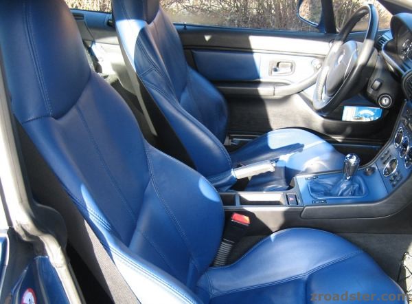 BMW Z 3 Coupe 3.0 ( Topas-blau ) .