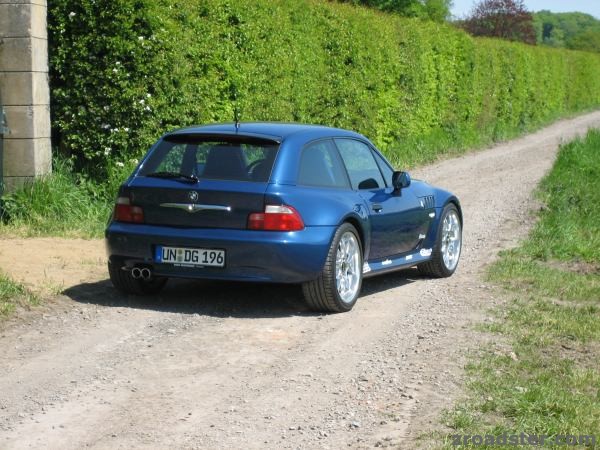 BMW Z 3 Coupe 3.0 ( Topas-blau ) .