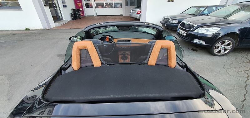 BMW Z4 E85_2-2-L_BJ-2004_f.jpg