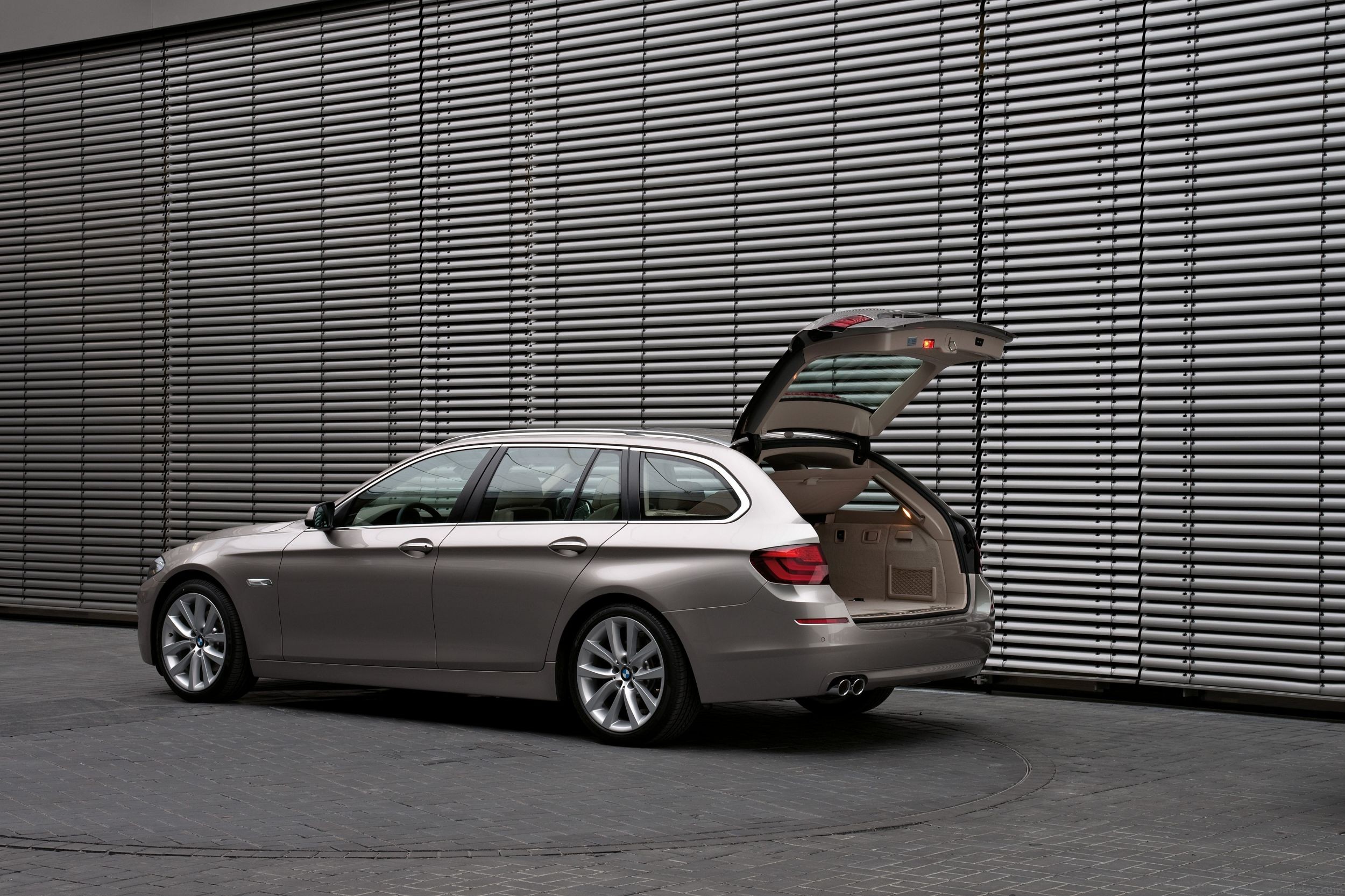 BMW_5er_Touring_16
