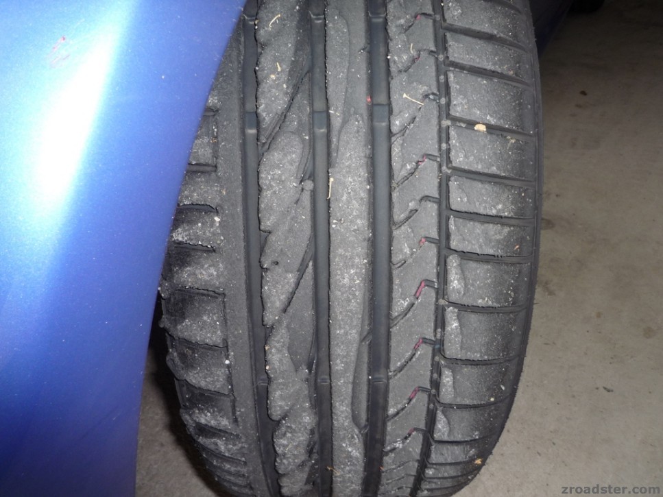 Bridgestone RE050A