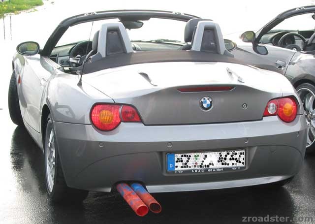 Doppelauspuff in Längstrohrausführung