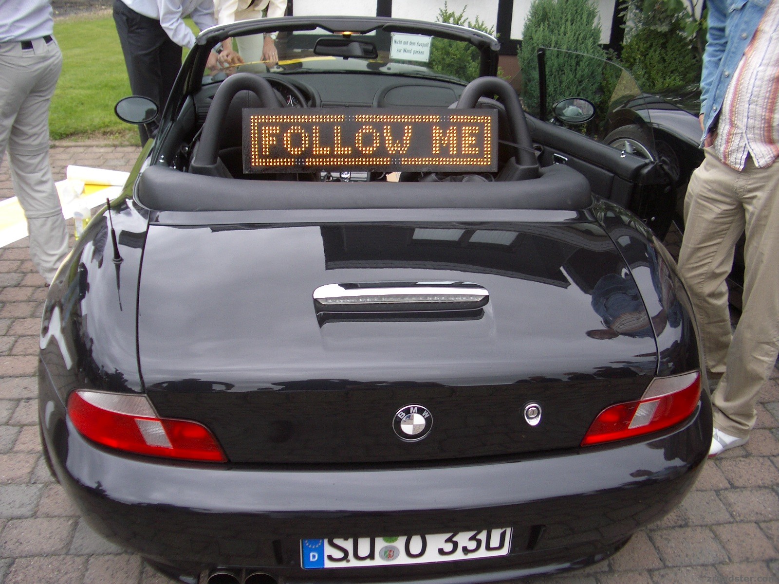 Follow-me Tour