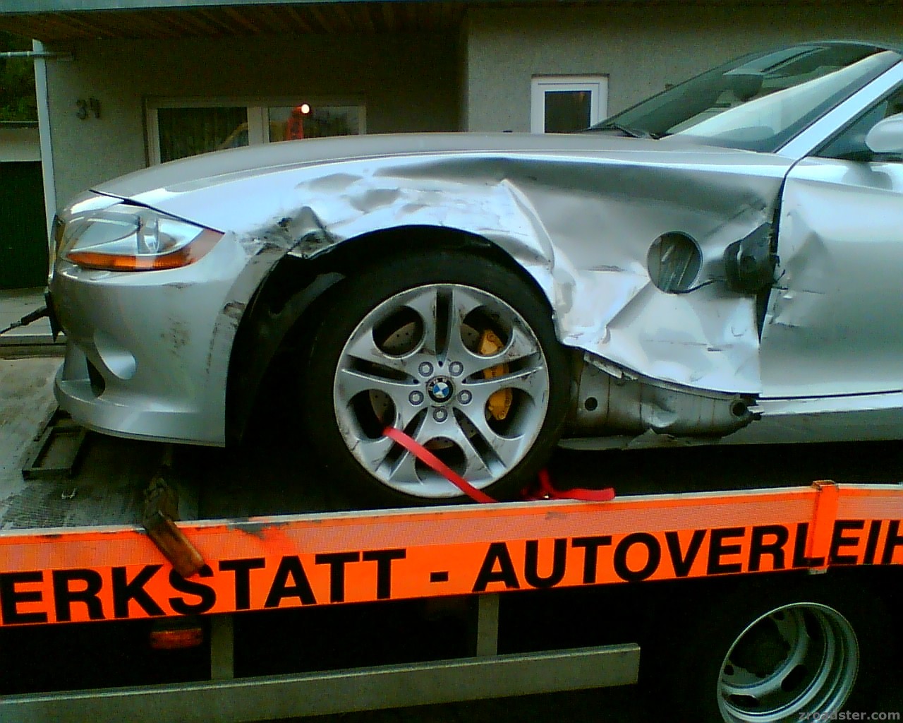 Ja da geht er hin mein z4 3l kompressor und brembo