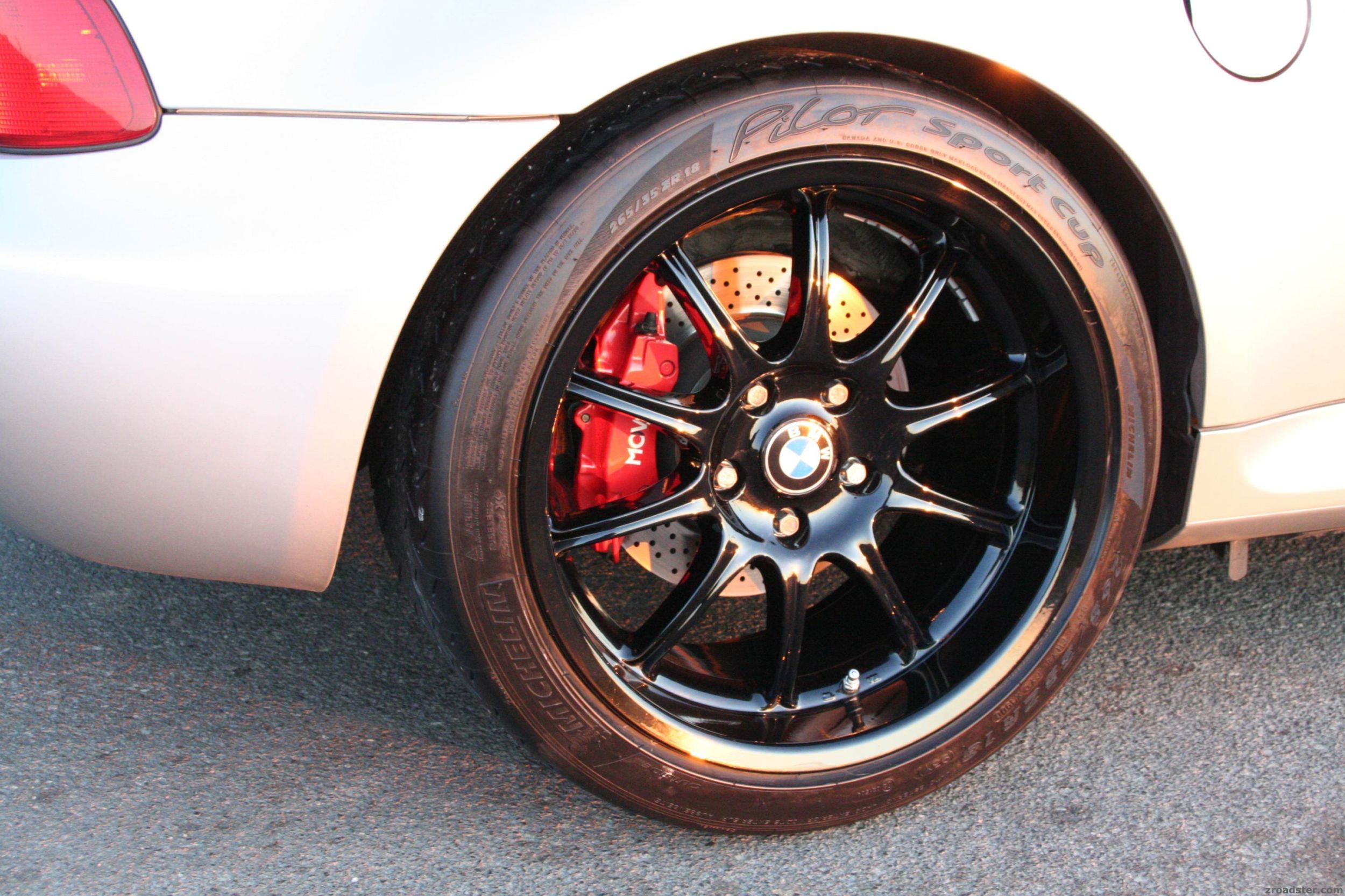 jetzt mit Sportreifen