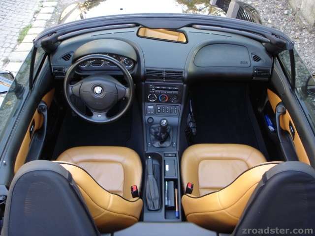 Mittelkonsole auf "schwarz" umgebaut