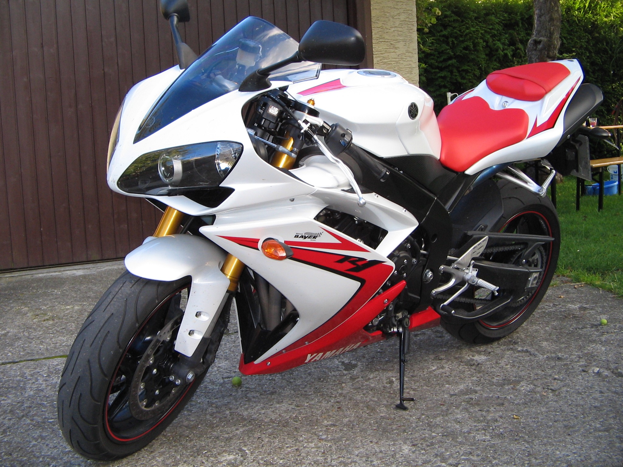 R1