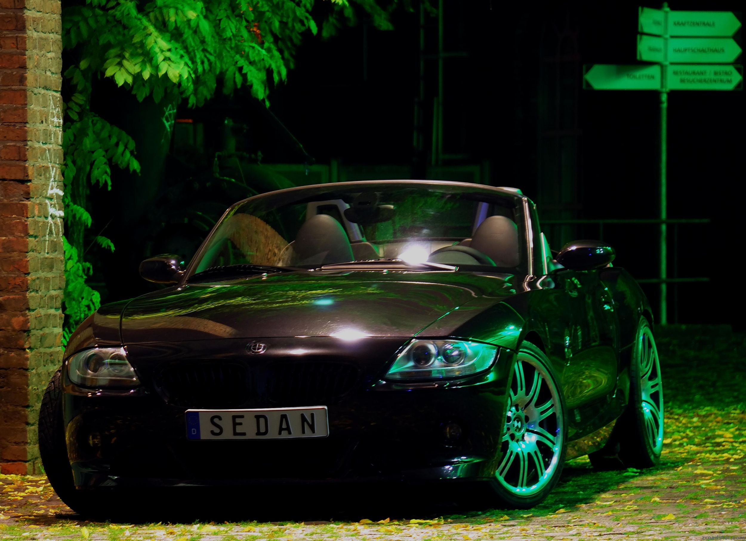 Sedan bei Nacht 1