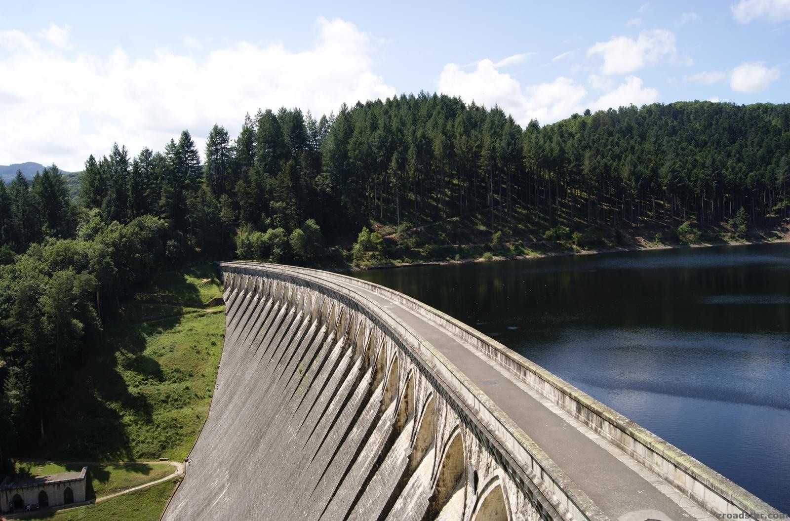 Tour Staudamm Rouchain Dep. Loire 42 Frankreich