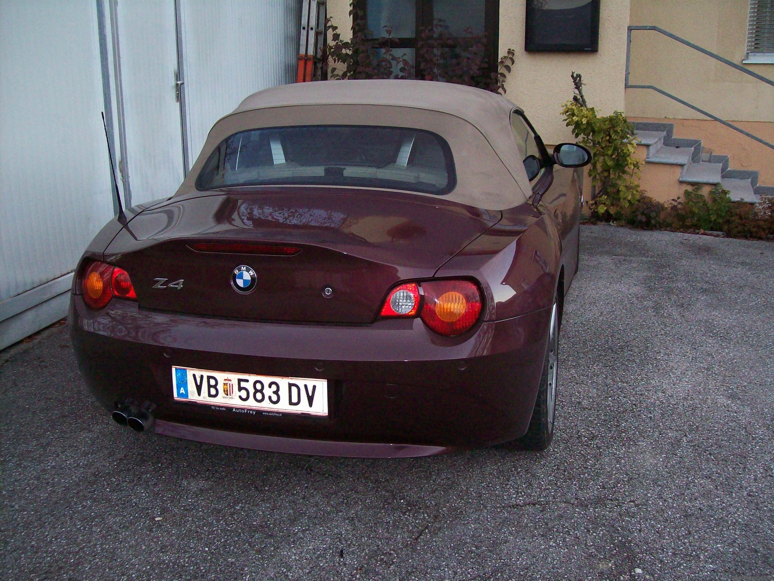 Vor der Firma, hatte grade Zeit und die Cam dabei ;-)