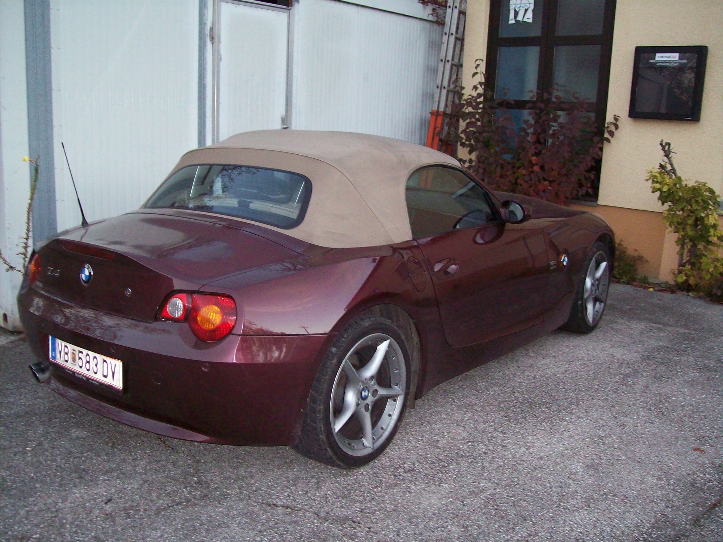 Vor der Firma, hatte grade Zeit und die Cam dabei ;-)