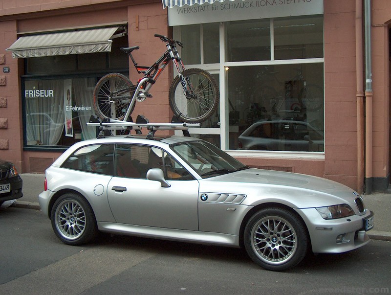 Z3 Coupe mit Dachgepaecktraeger und MTB