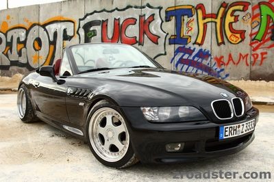 Z3 roadster vor Graffiti