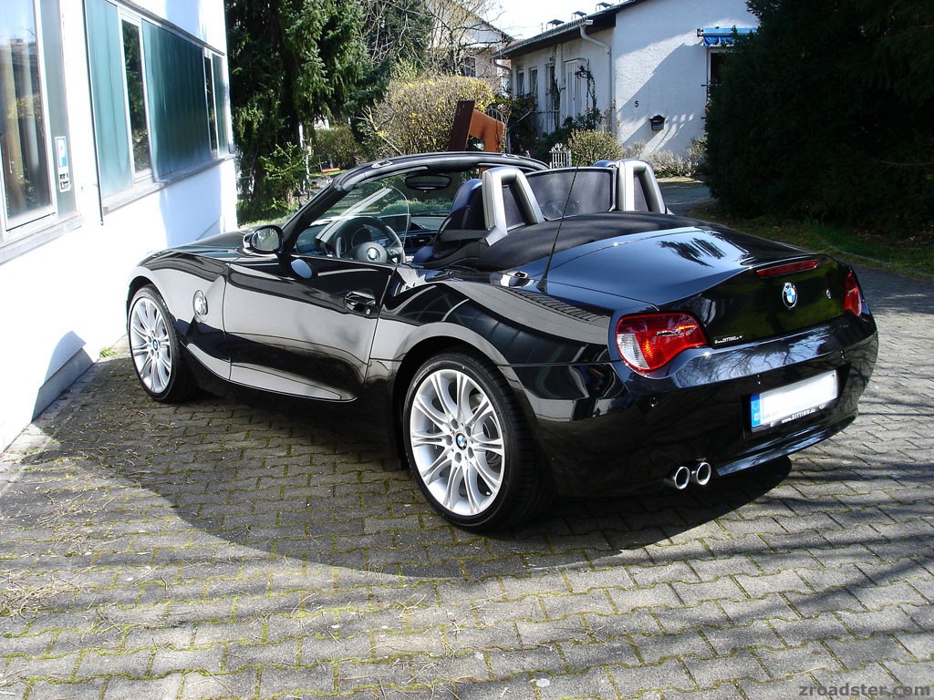 Z4 3.0 si von seitlich hinten