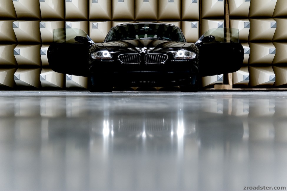Z4 Coupe in Absorberhalle