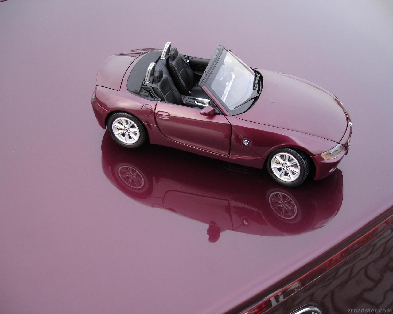 Z4 Modell Merlotrot 1:18