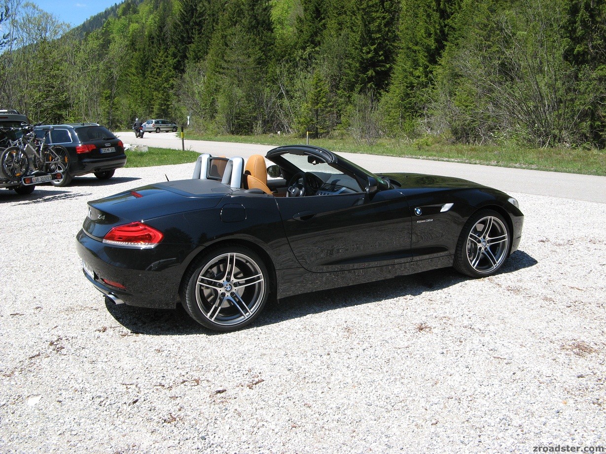 Z4_sDrive35i_1020x