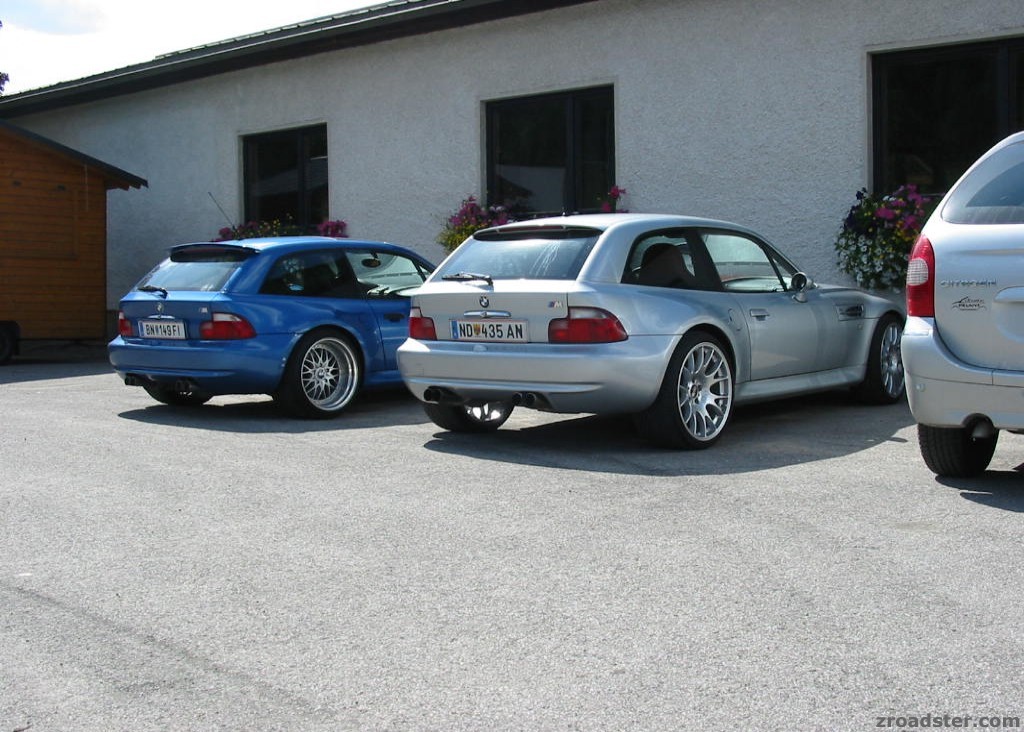 zwei Breitärsche zum ......Kurvenwetzen