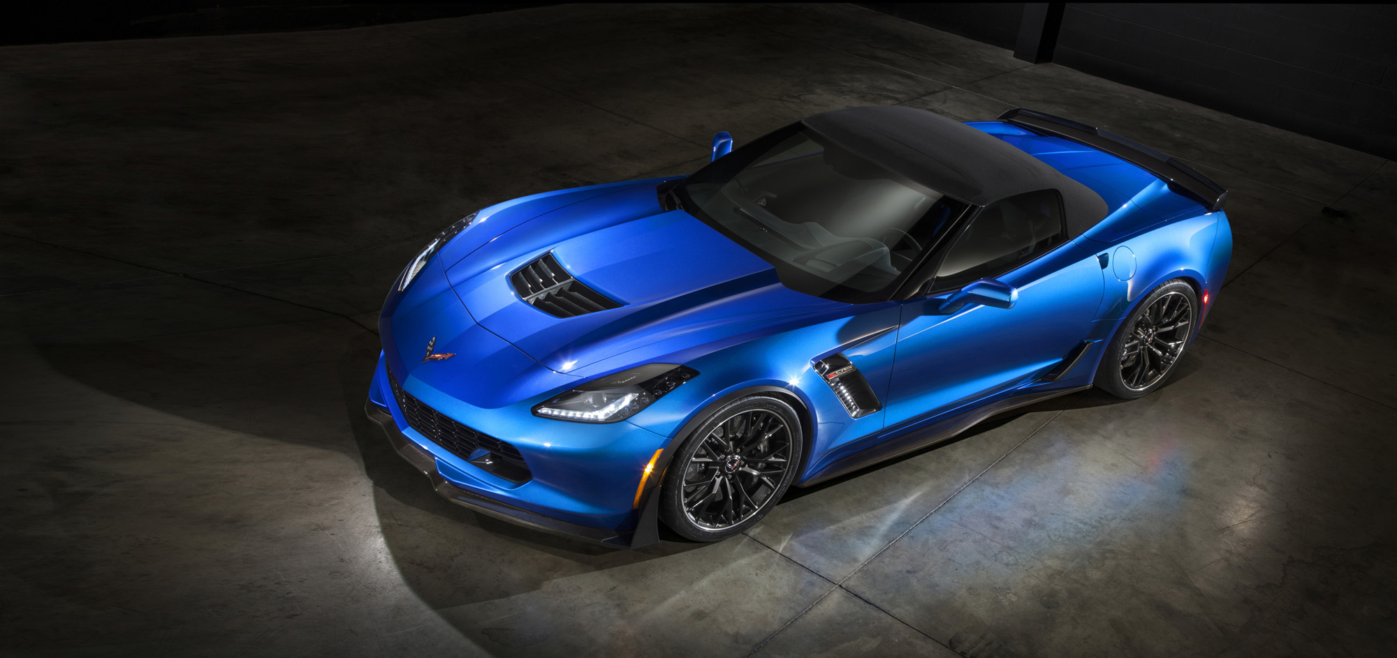 2015-Chevrolet-CorvetteZ06conv-037.jpg