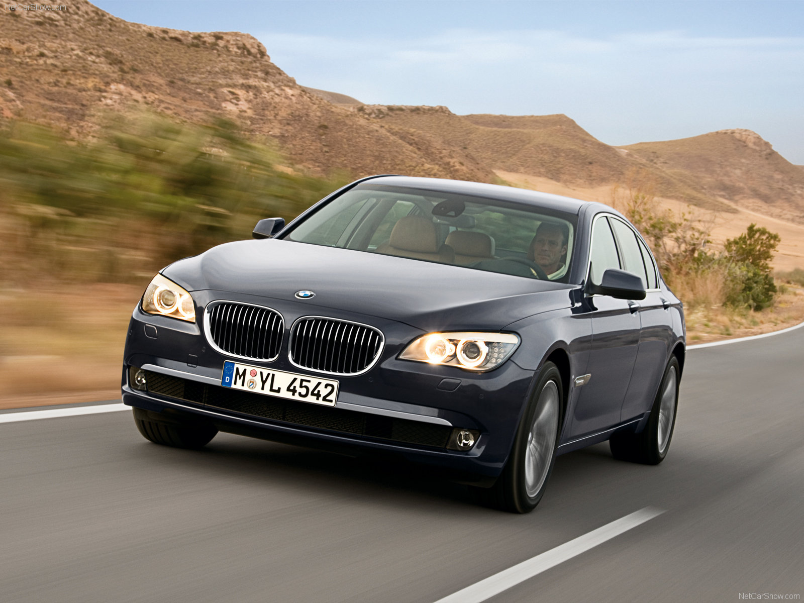 bmw-7-series_2009_1600x1200_wallpaper_02.jpg