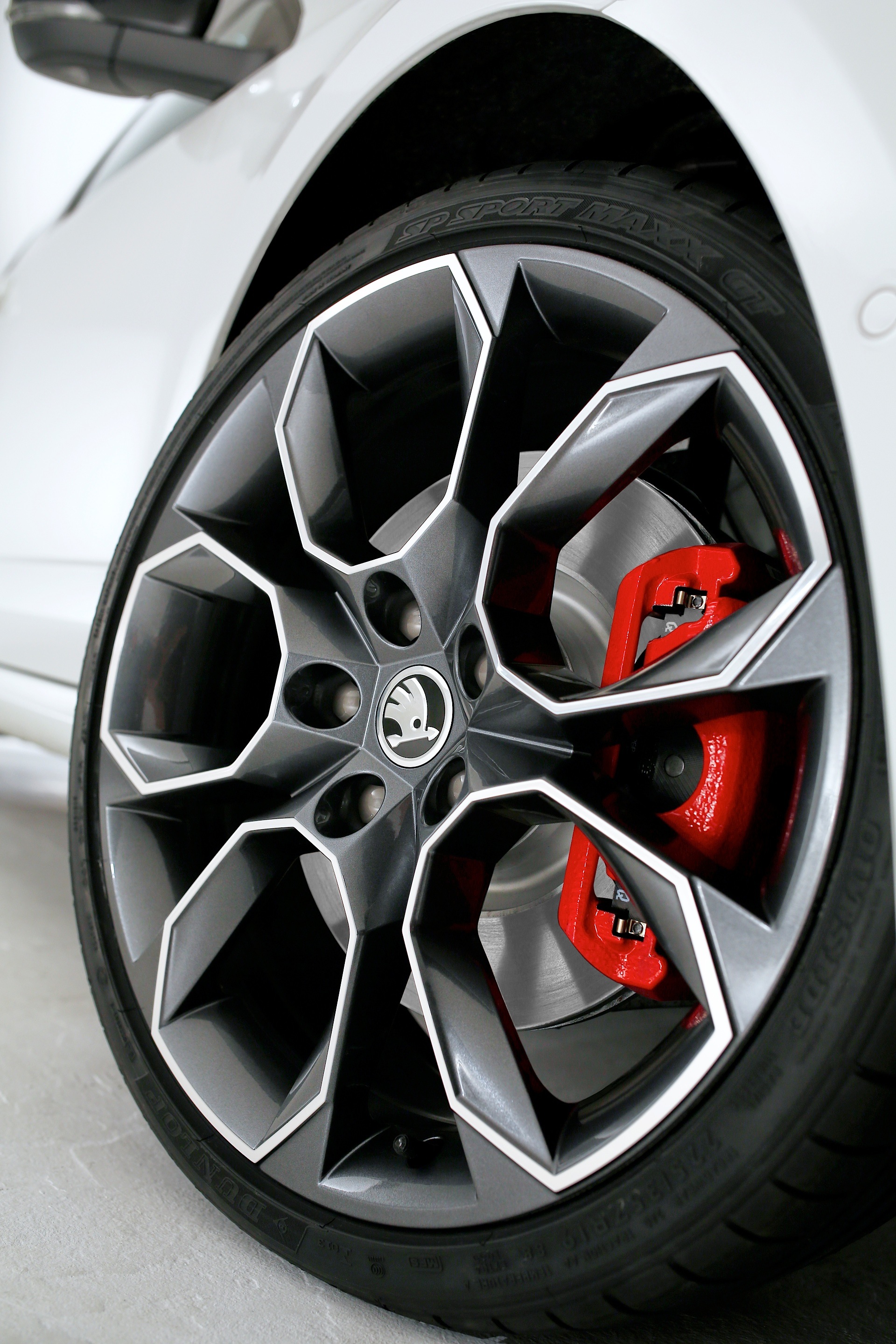 SKODA-Octavia-RS-4876_4.jpg