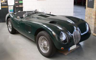 dunkelgrüner Jaguar Oldtimer