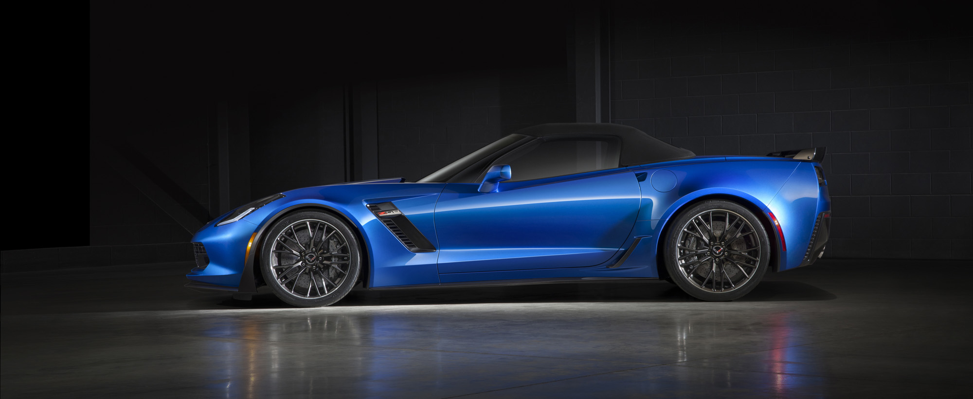 2015-Chevrolet-CorvetteZ06conv-043.jpg