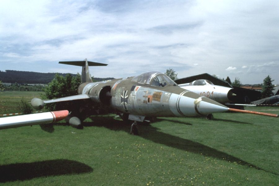 F-104.jpg