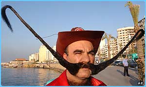 _39145200_moustache_ap300.jpg