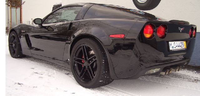 z06_black_3.jpg