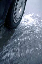 reifen-aquaplaning.jpg