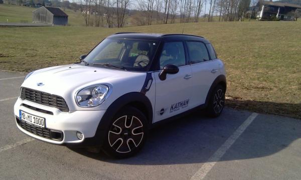 mini_countryman_01kzz3.jpg