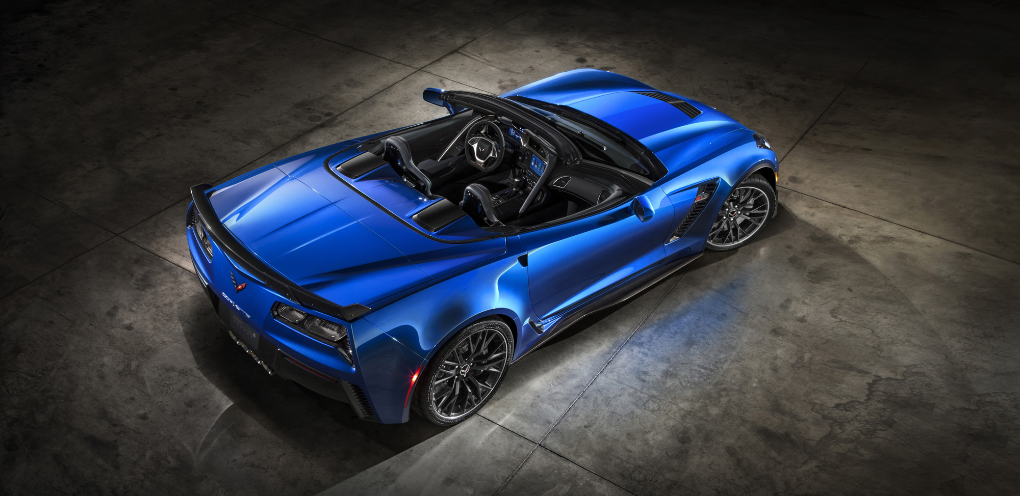 2015-Chevrolet-CorvetteZ06conv-040.jpg