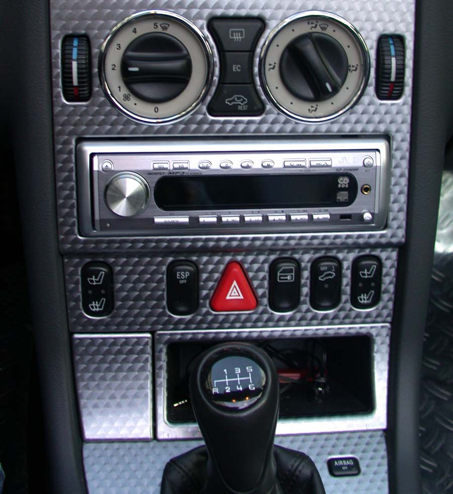 Slk6radioinnenkl.jpg
