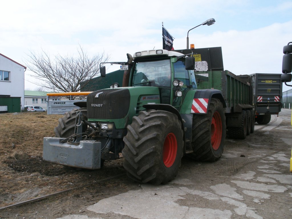 fendt-traktor-mit-haenger-am-11maerz-52255.jpg
