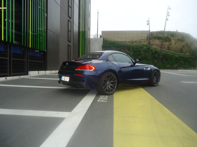 28896258uv.jpg
